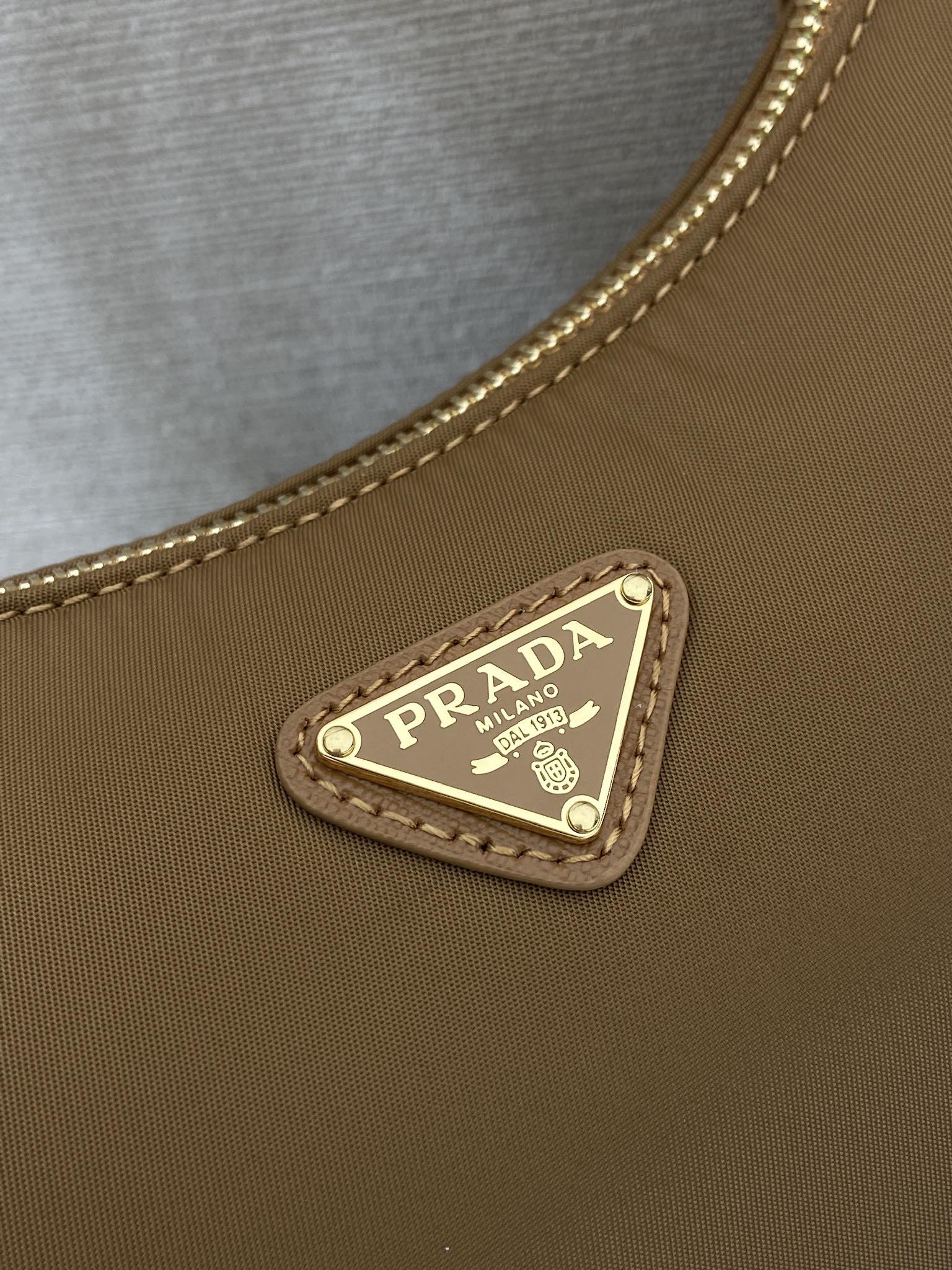 Pra*a Re-Edition 2005 Hobo Bag-22*18*6.5CM