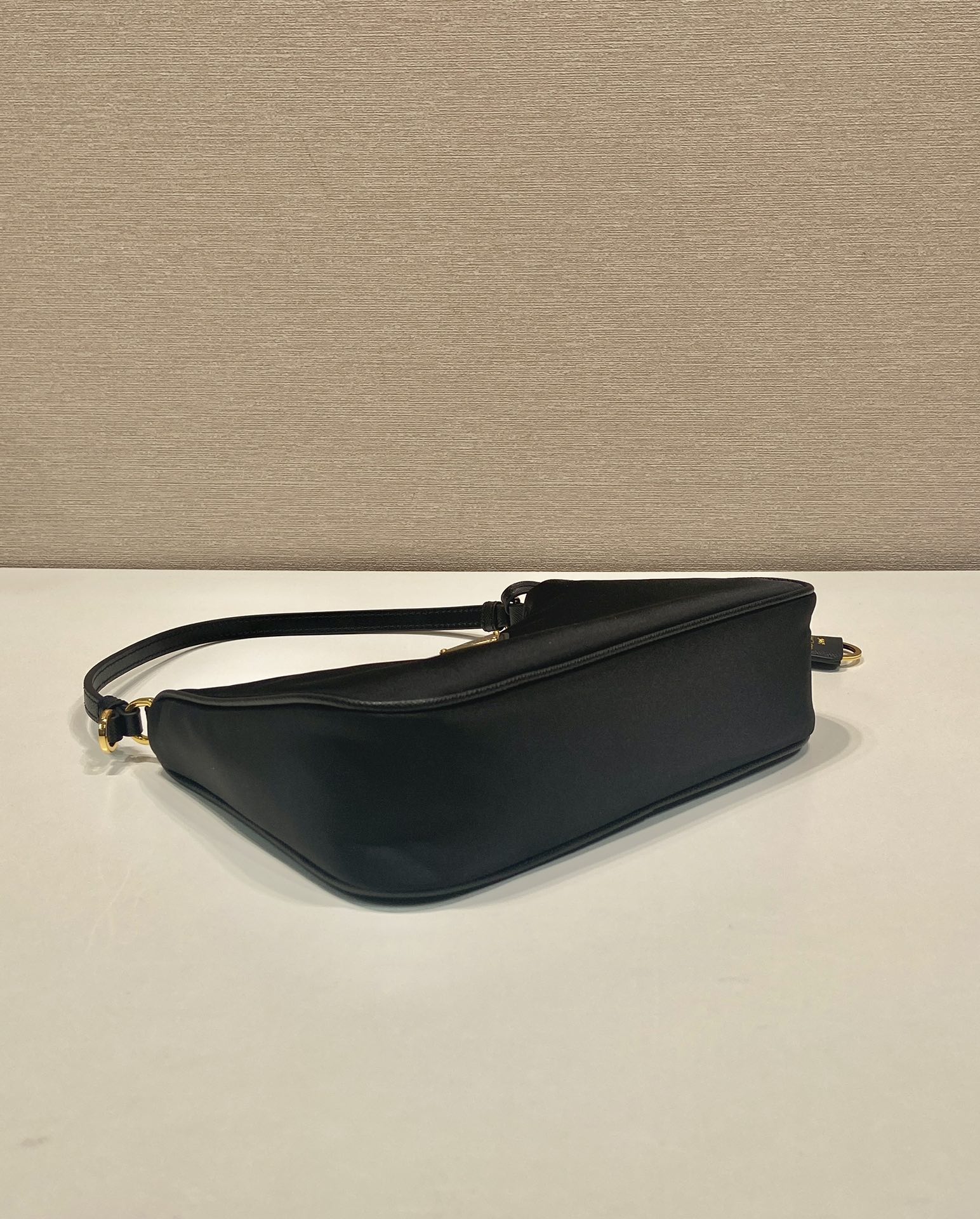 Pra*a Re-Edition 2005 Hobo Bag-22*18*6.5CM