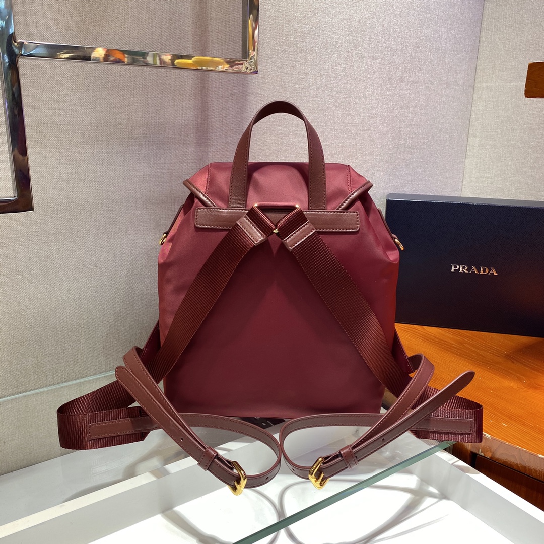 Pra*a Backpack 1BZ677A-24*28*12CM