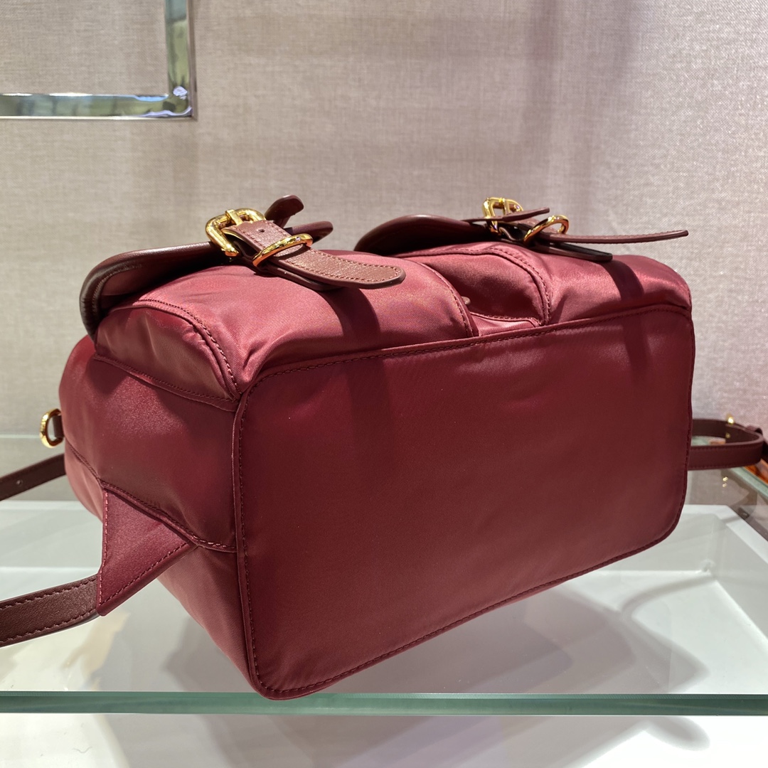 Pra*a Backpack 1BZ677A-24*28*12CM
