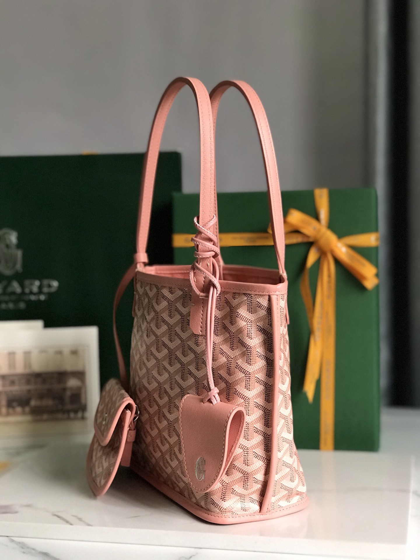 G09ard Anjou Mini Handbags-20*10*20CM