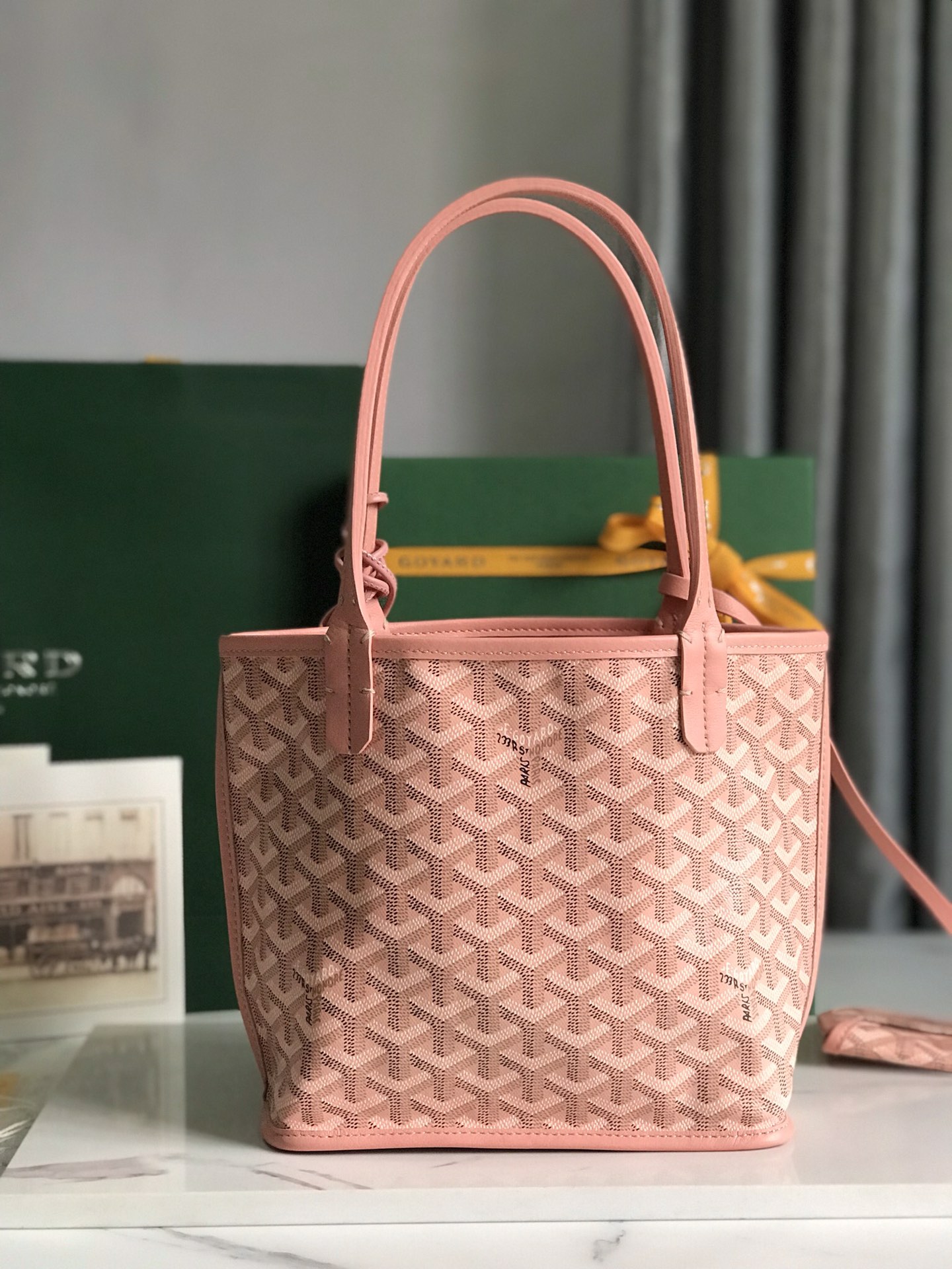 G09ard Anjou Mini Handbags-20*10*20CM