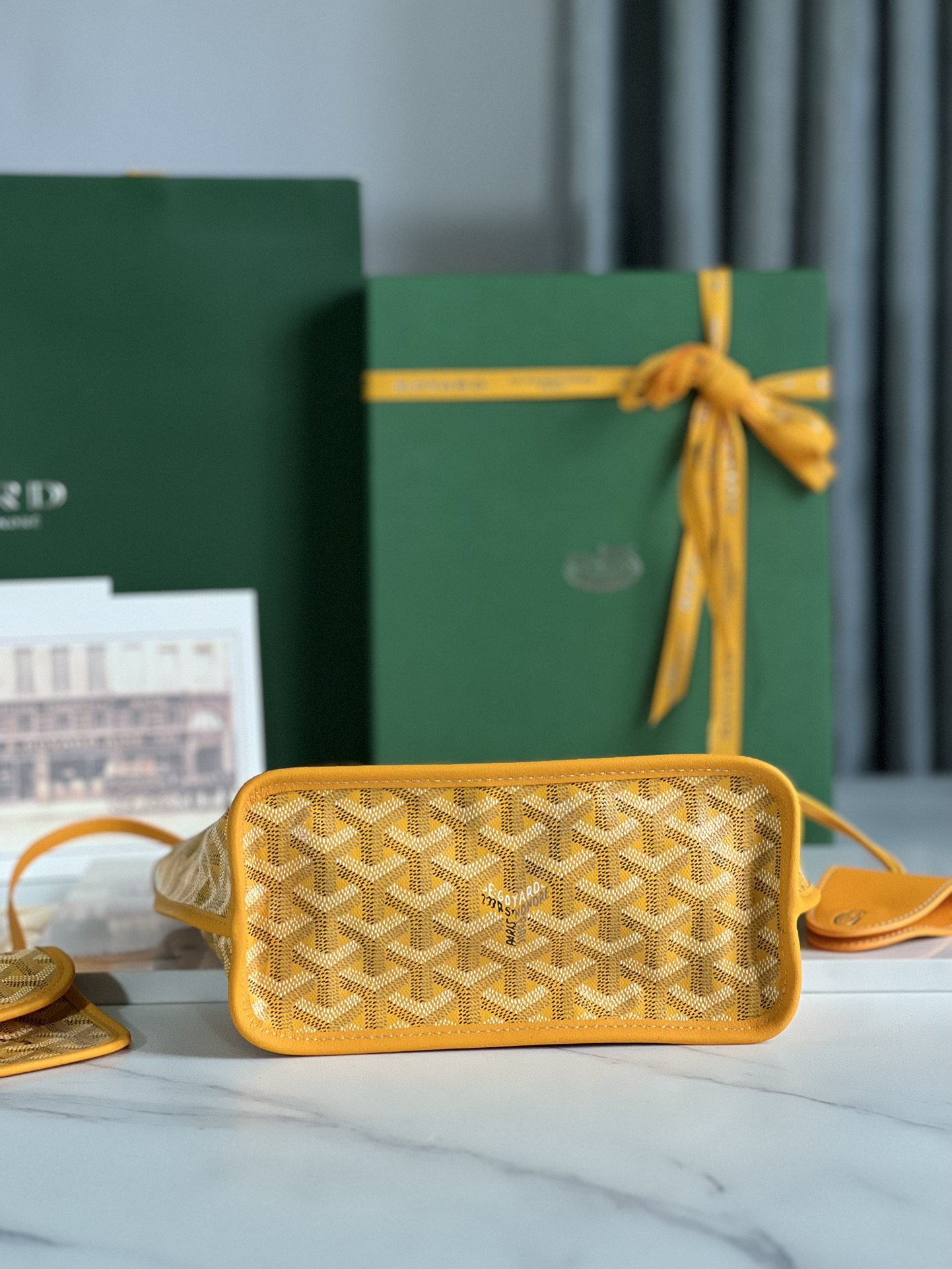 G09ard Anjou Mini Handbags-20*10*20CM