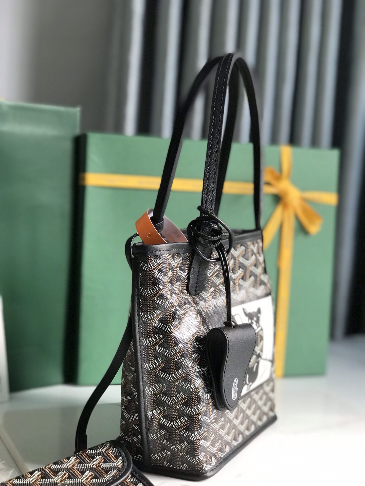 G09ard Anjou Mini Handbags-20*10*20CM