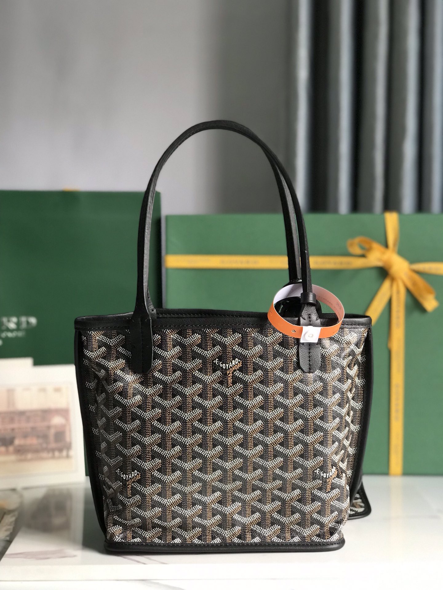 G09ard Anjou Mini Handbags-20*10*20CM