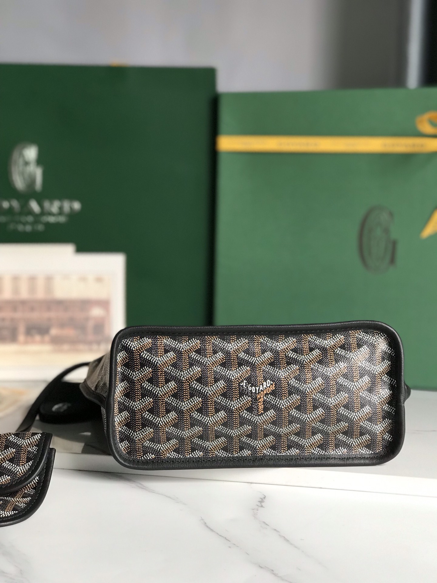 G09ard Anjou Mini Handbags-20*10*20CM