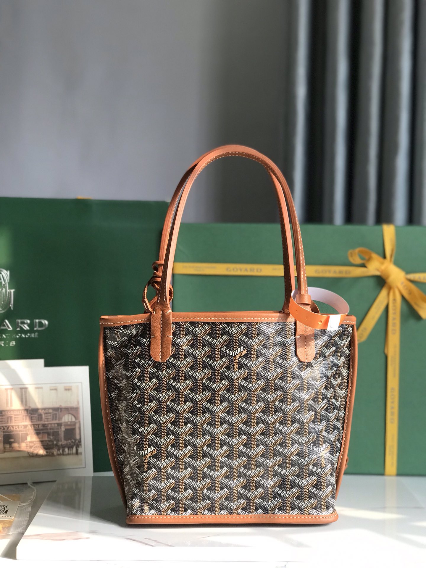 G09ard Anjou Mini Handbags-20*10*20CM