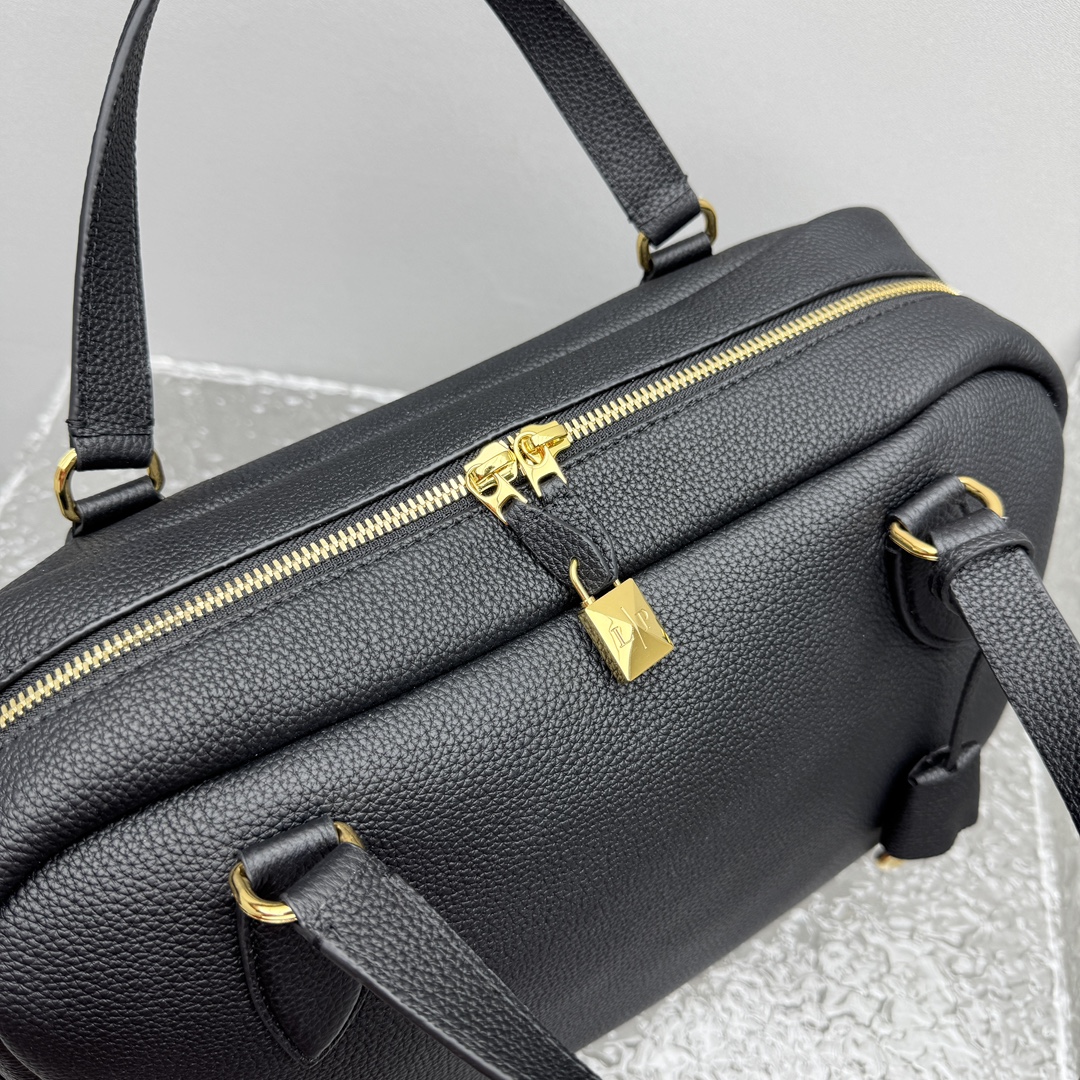 L0r0 P1ana needle bag(black)-38*21*18cm