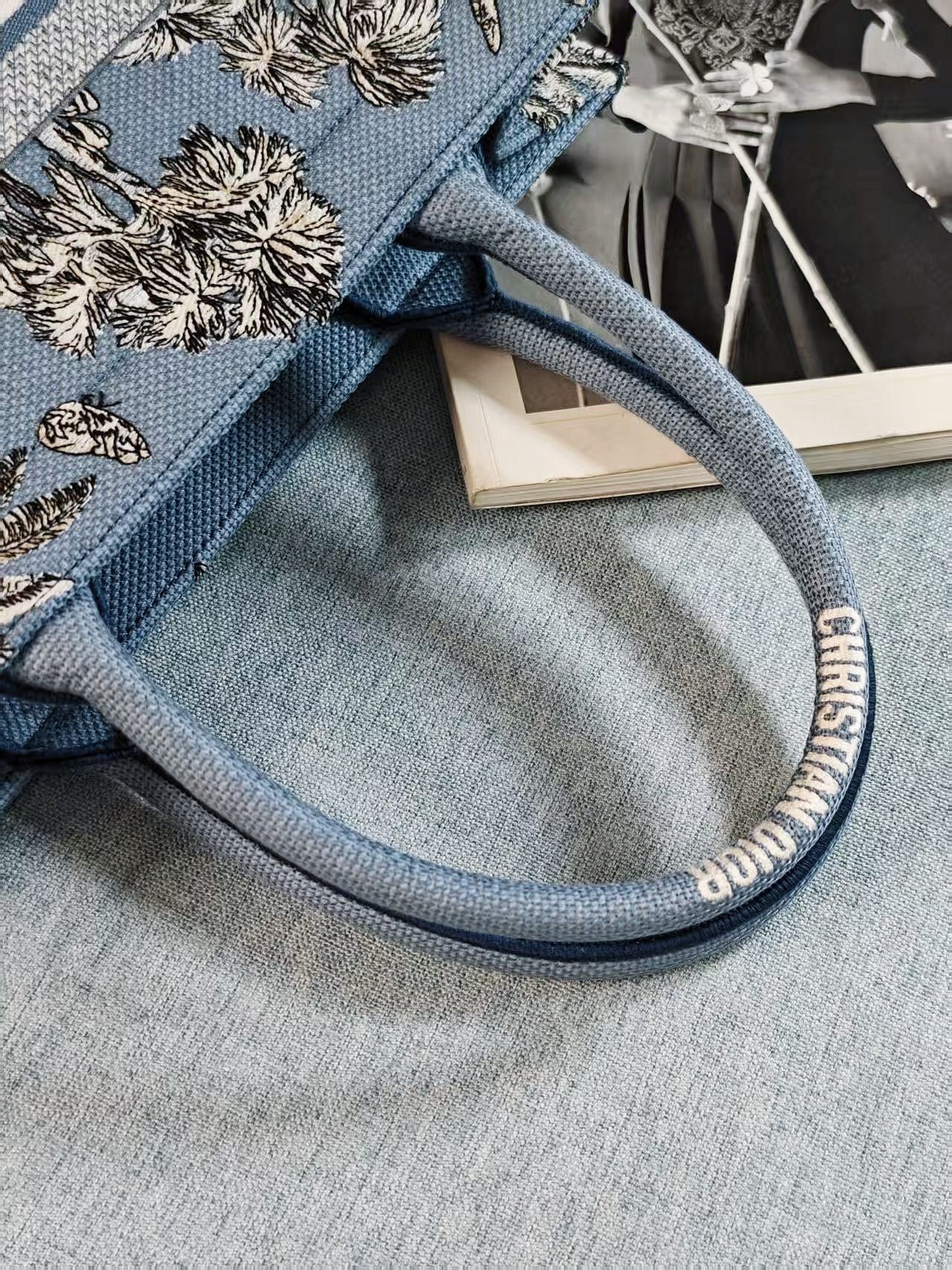 Diro Book Tote