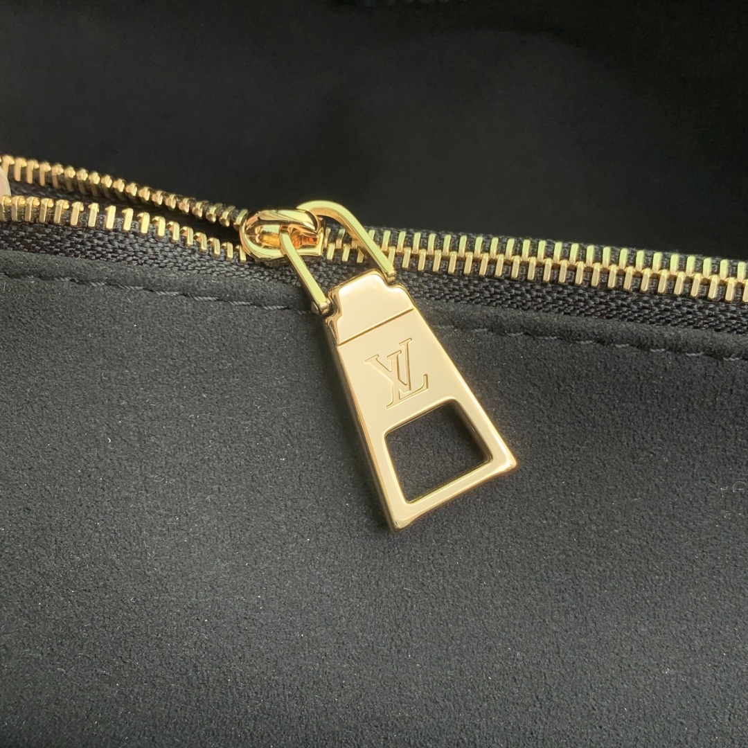 L0vis Vvtt0n Avenue MM-M25575-38.5 x 24 x 15CM