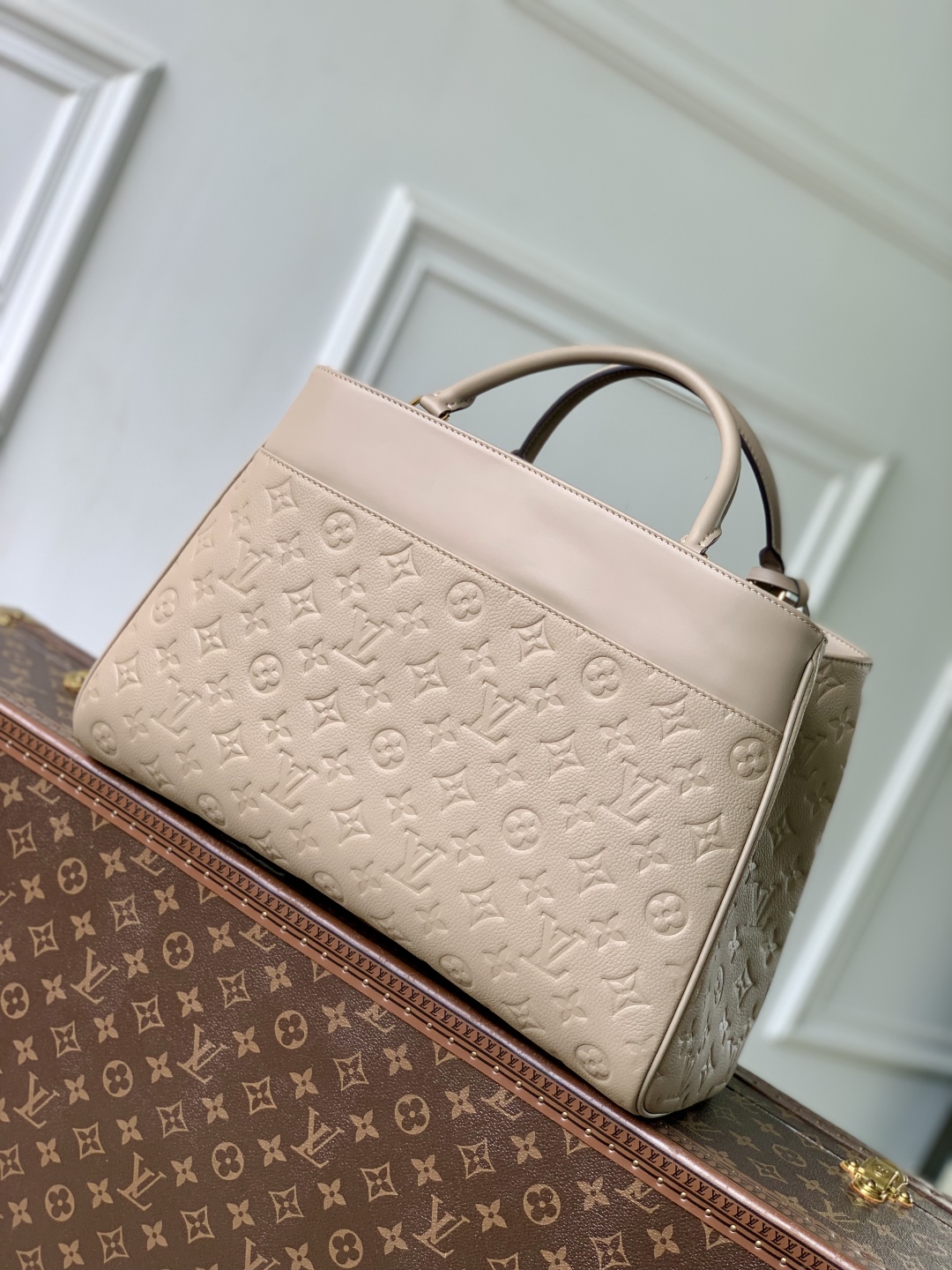 l0vis Vvtt0n avenue mm-m25575-38.5 x 24 x 15cm