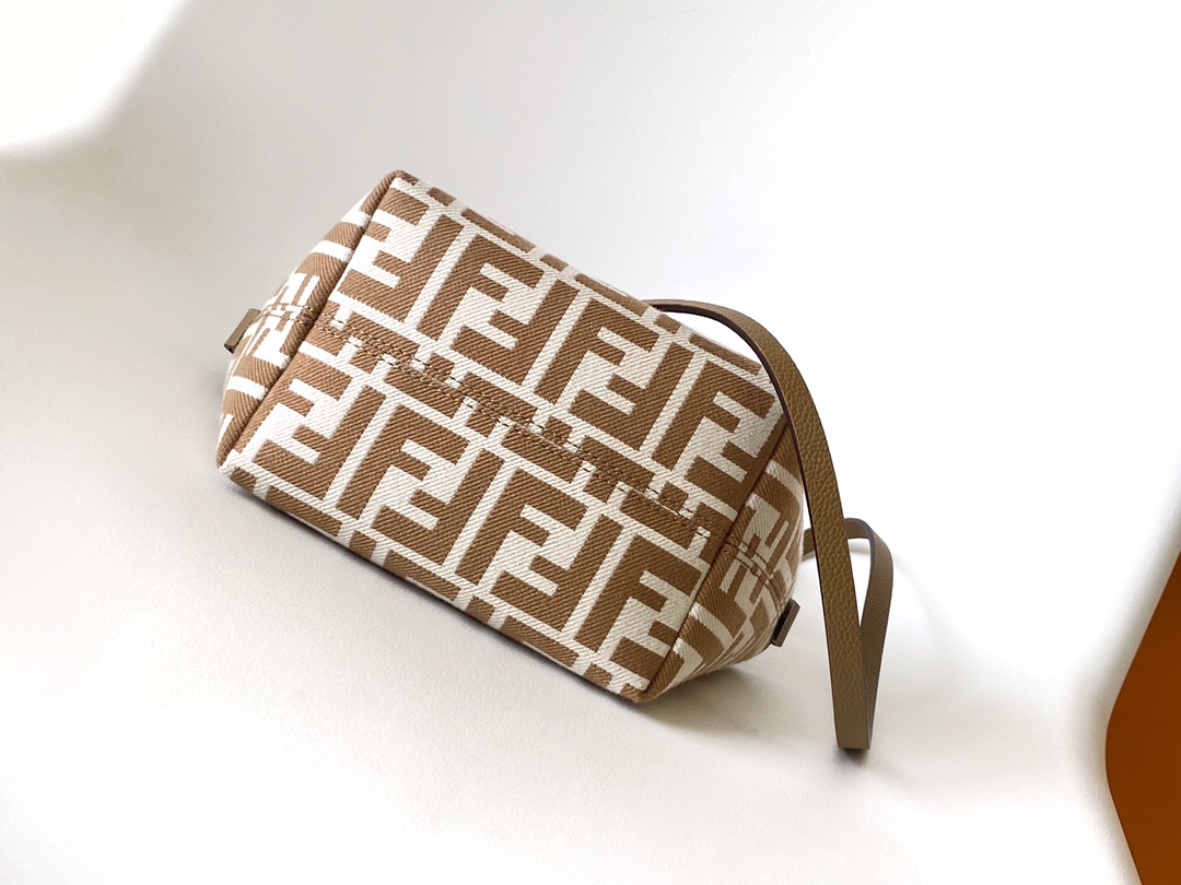 F**di Roll Bag -15.5*11*13CM
