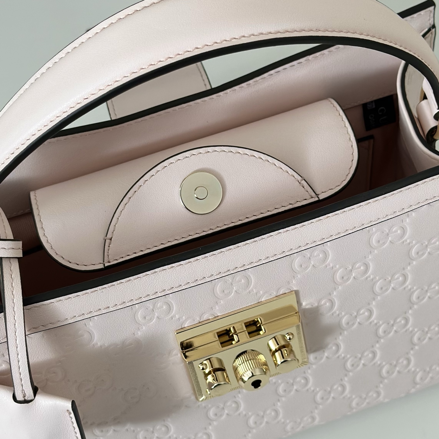 Gvc*1 Padlock Tote Bag-25.5*17.5*10CM