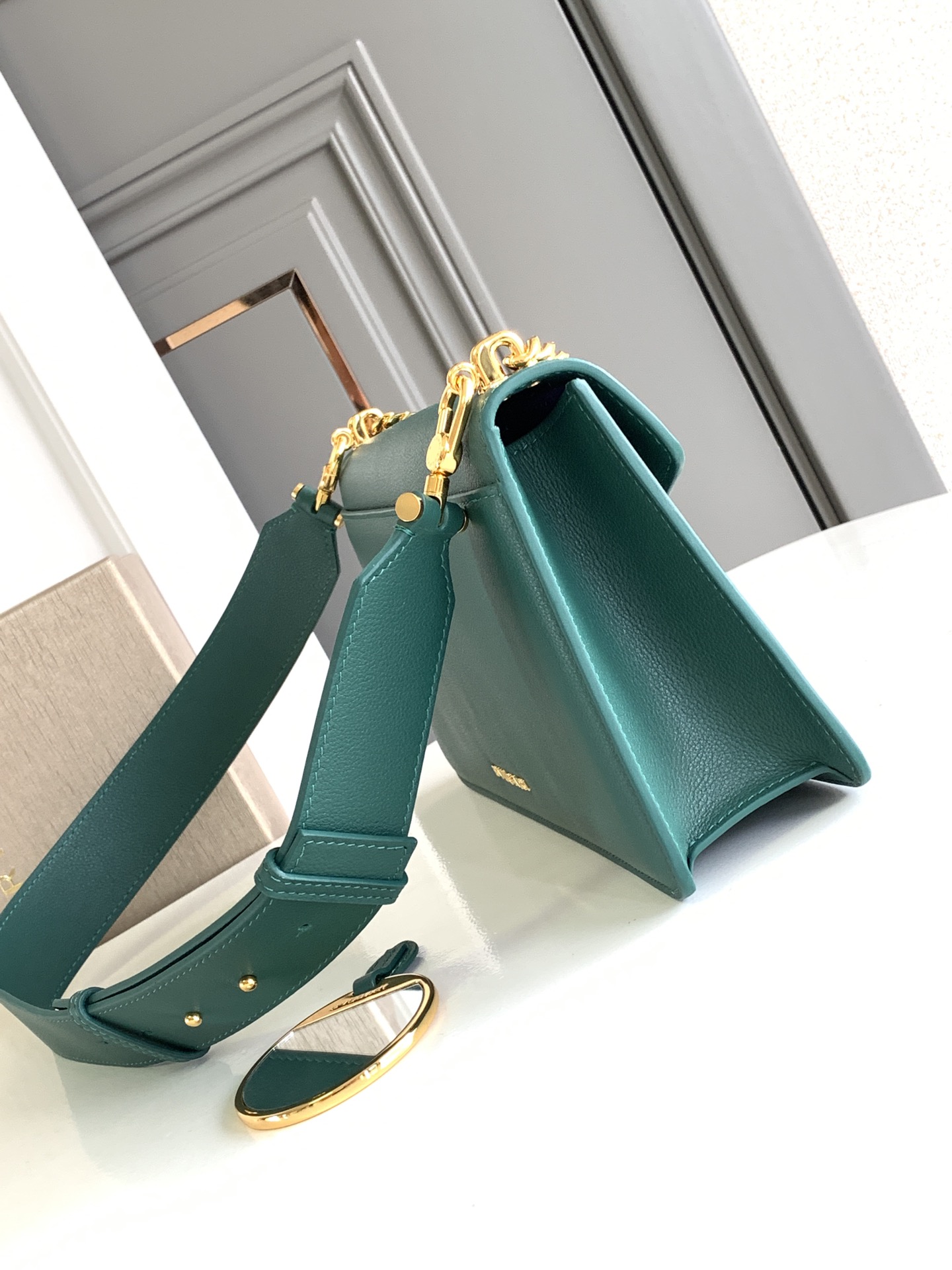 Bv1g*ai Serpenti East-West Maxi Chain Shoulder Bag-28*17*6CM