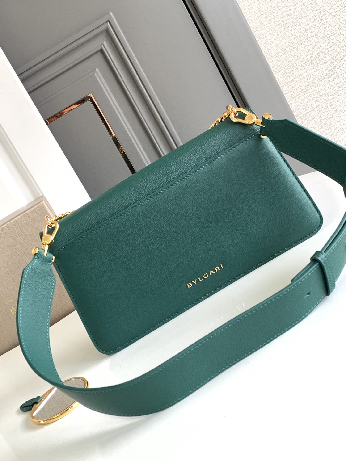 Bv1g*ai Serpenti East-West Maxi Chain Shoulder Bag-28*17*6CM
