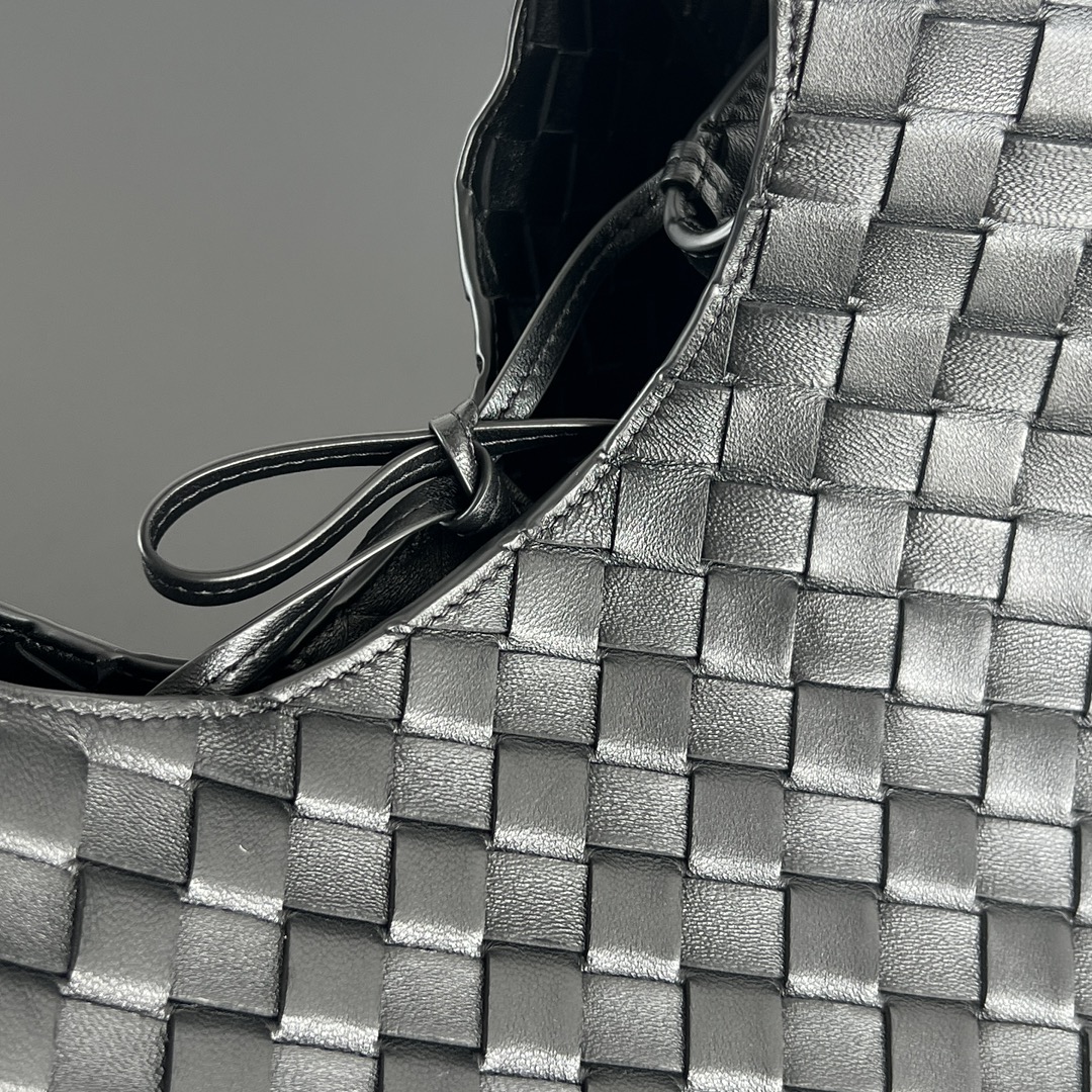 B0tt*ga Ven*ta Campana Bag-33x20x16.5CM