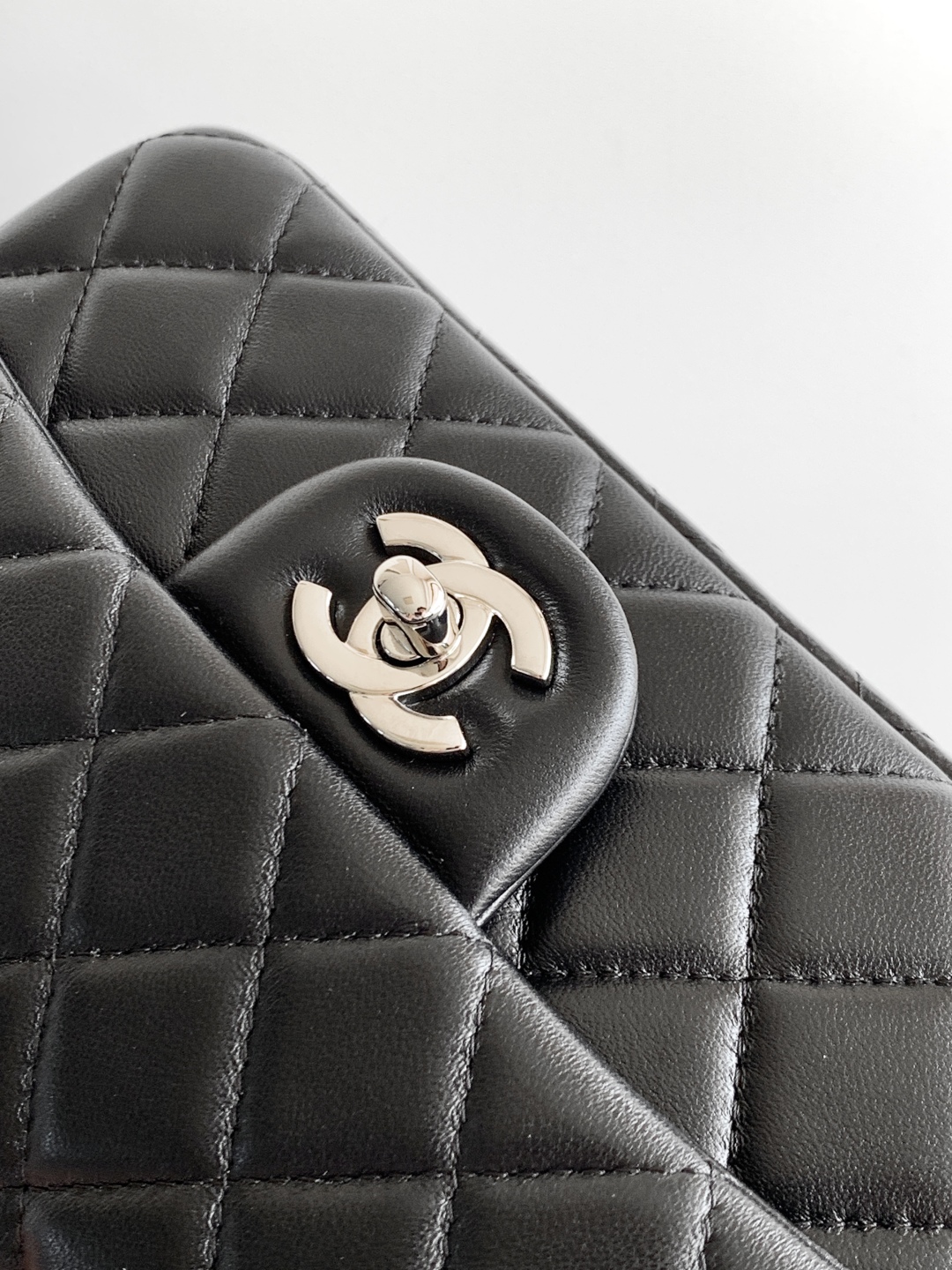 Ch@nel Flap Bag Mini CF handle -20x12x6cm