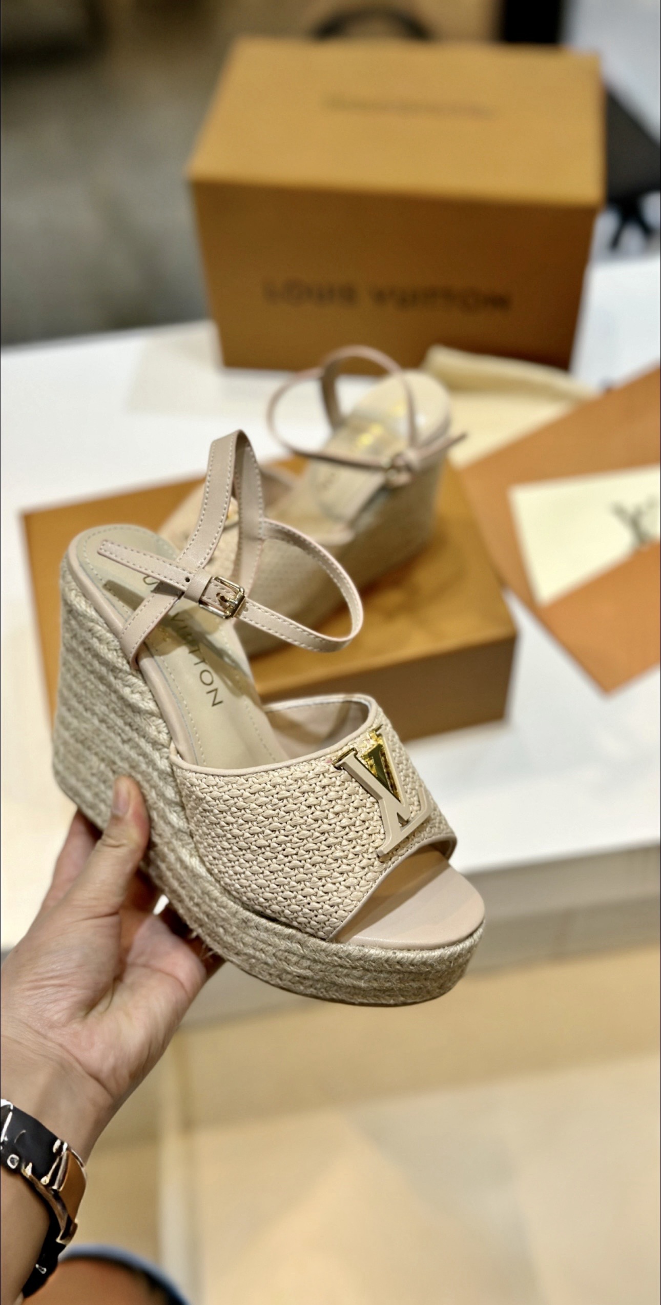 l0vis Vvtt0n sandals-12cm