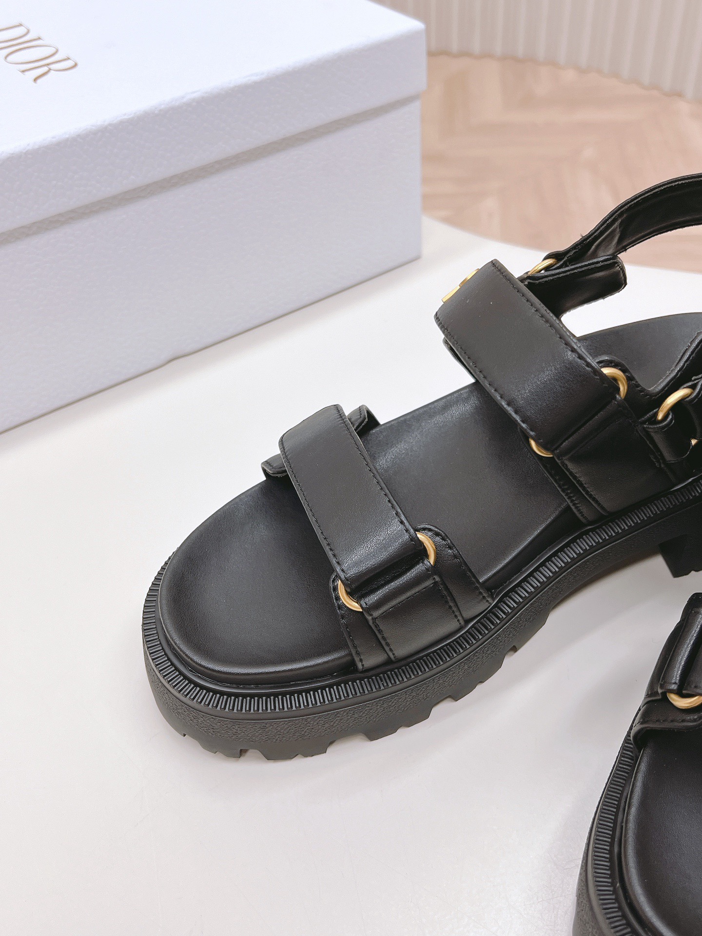 Diro Sandals