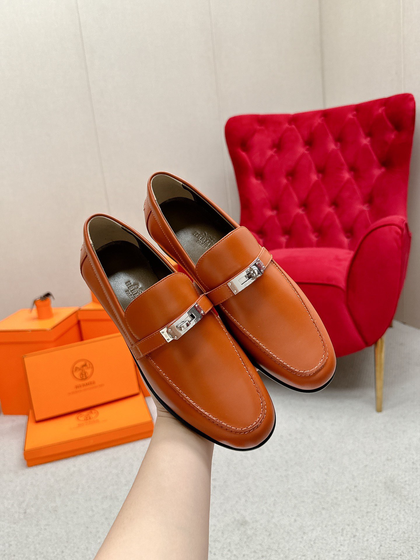 H**me5 Loafers
