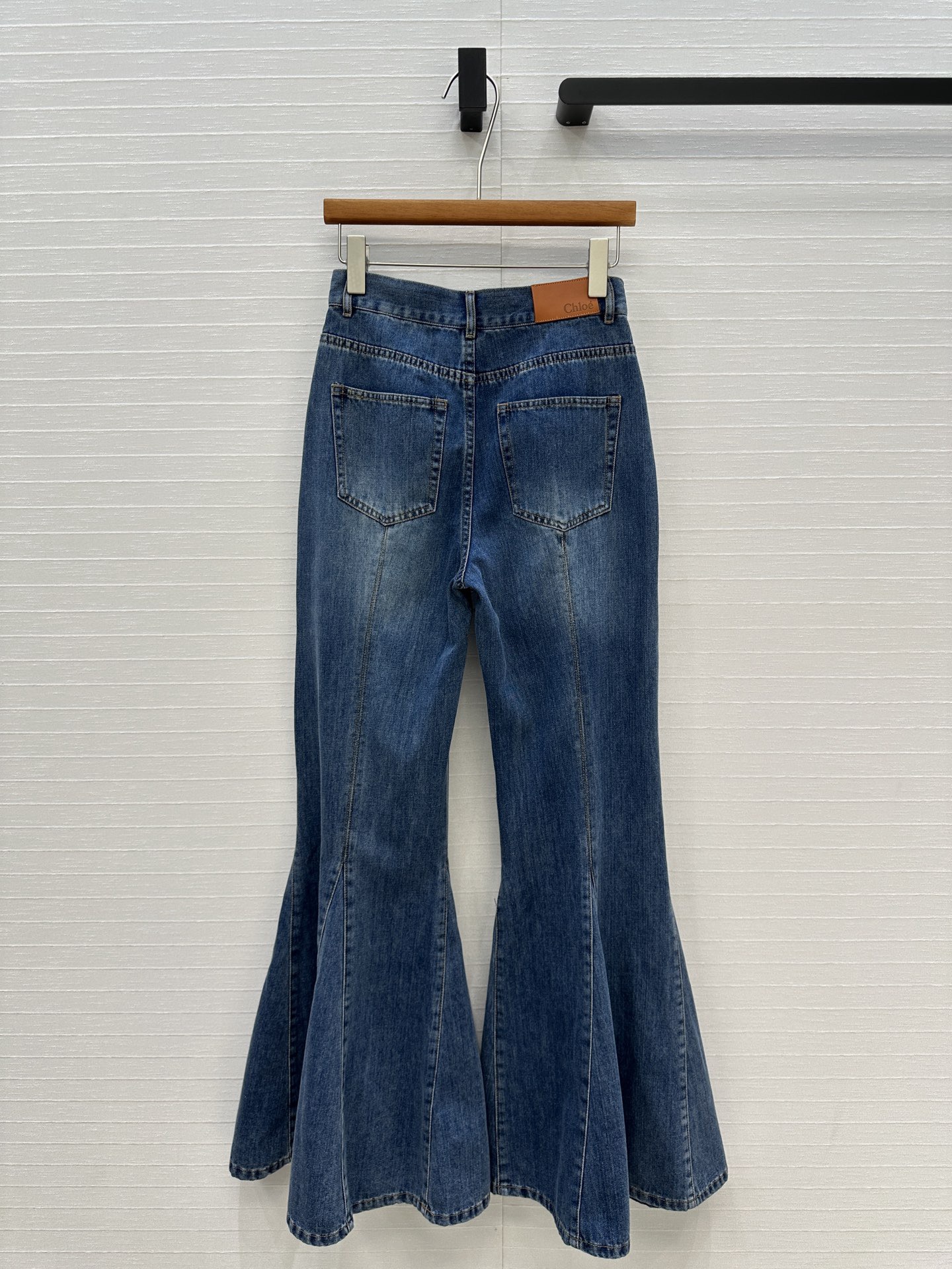 Ch10é fluid flare jeans in denim