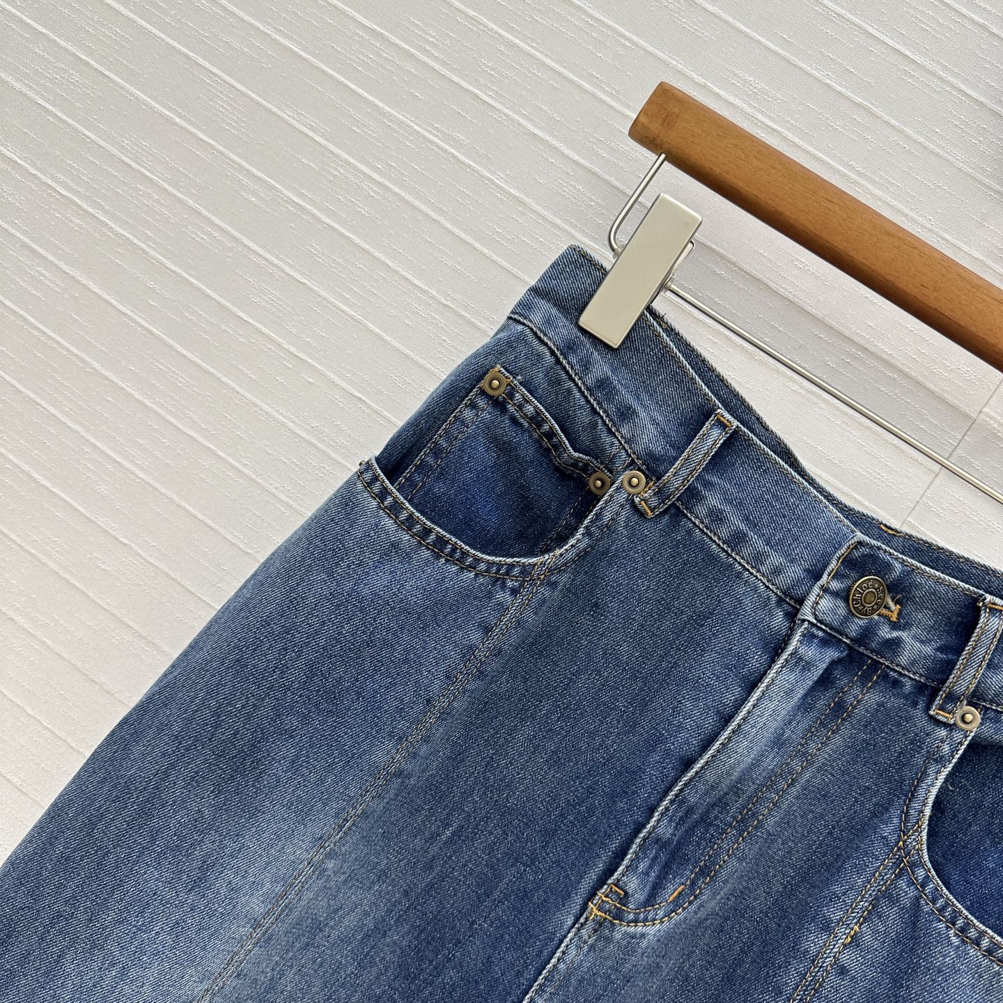 Ch10é fluid flare jeans in denim